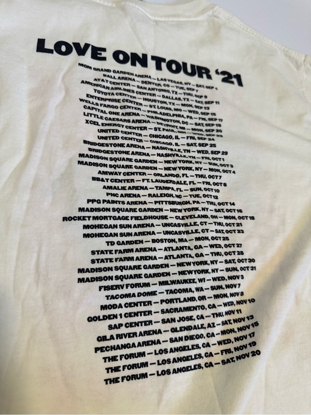 Official Harry Styles Love On Tour 2021 Bunny T-Shirt - Size Medium - Picture 4 of 7